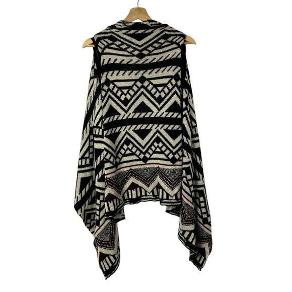 Xhilaration Black & Beige Geometric Printed Waterfall Sweater Vest M/L - Picture 2 of 3